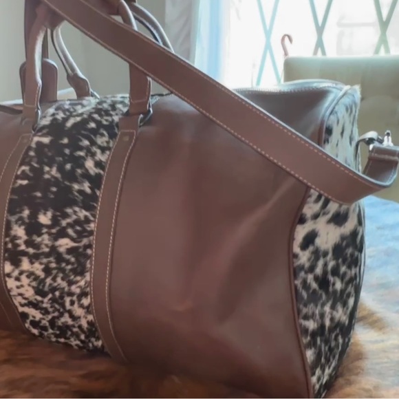 Cowhide Weekender - Picture 7 of 7
